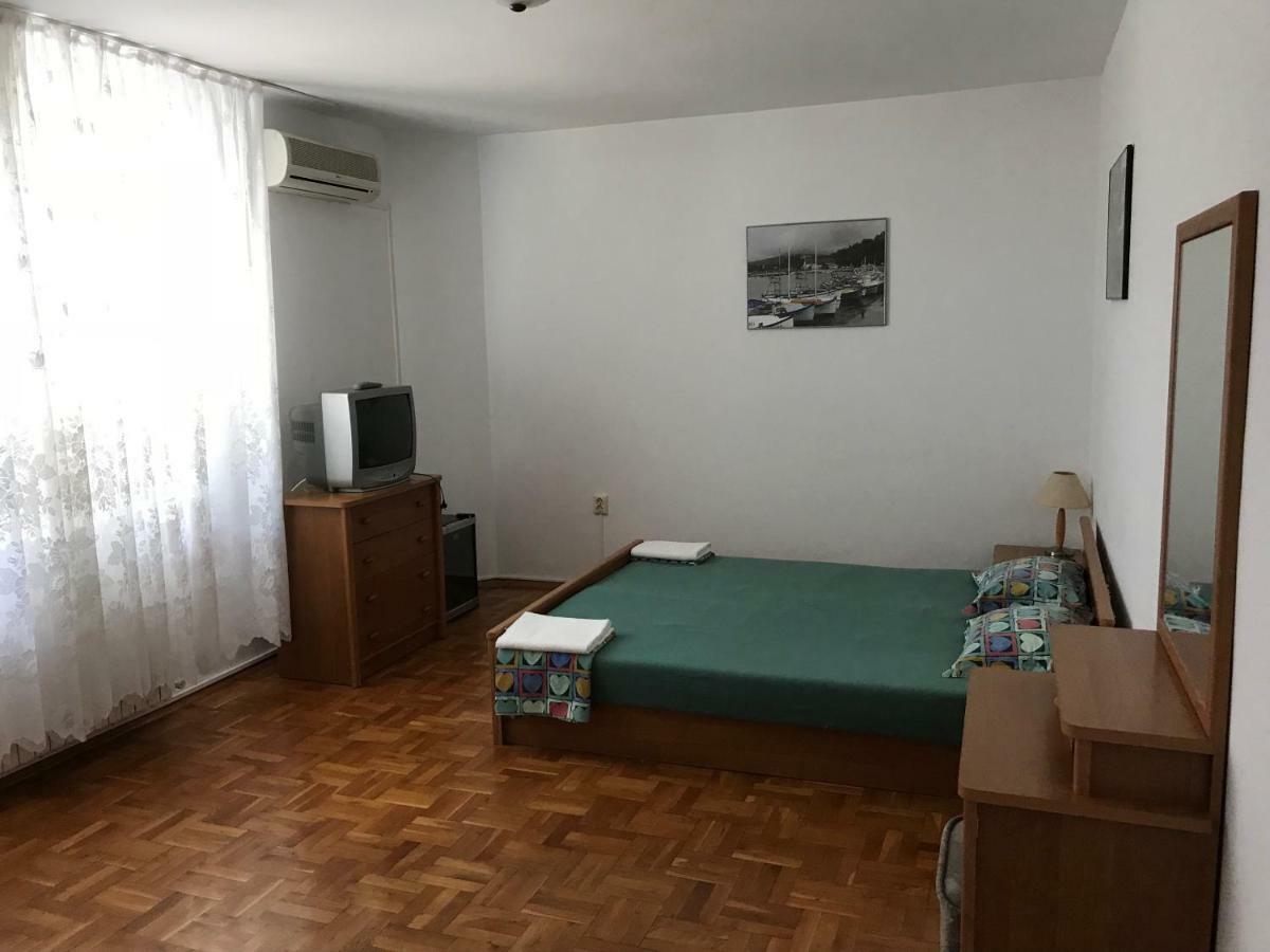 Milena'S House Hotel Burgas Exterior photo